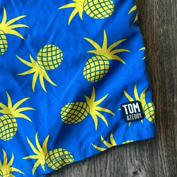 Tom and Teddy Shorts Yellow Pineapple Swim Trunks Size Medium Tropical Vacation - Picture 2 of 8